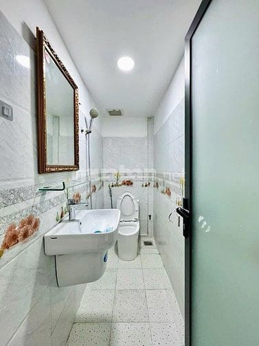 Anh Huy sang nhượn nhà Lý Thường Kiệt P7 Tân Bình 42,4m2 3tỷ300tr