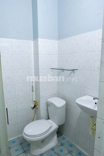 Cho thuê nhà nguyên căn đường Hoàng Văn Thụ, Phường 4, Quận Tân Bình.