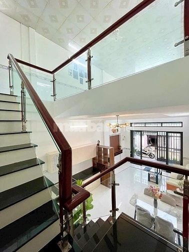 Cần bán nhanh căn nhà sổ Hồng riêng bao sang tên công chứng 