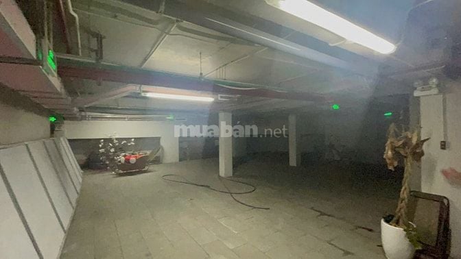 Văn phòng 300 m2 trống sẵn tại trunâm, sẵn phòng họp, đầy đủ tiện nghi