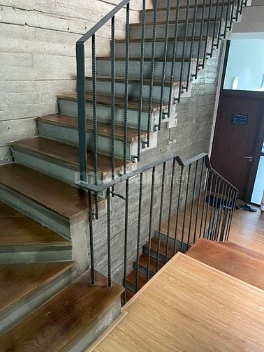 Văn phòng khu Hòa Cường, đầy đủ bàn ghế, giá 9 triệu