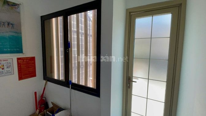 Văn phòng khu Hòa Cường, đầy đủ bàn ghế, giá 9 triệu