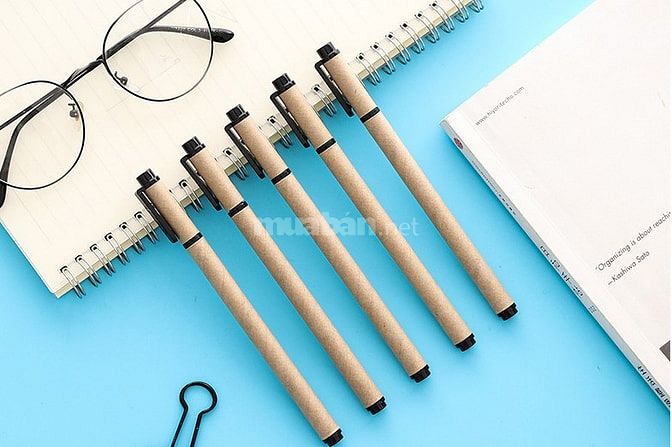 Bút bi giáy, bút bi nhựa, bút kim loại,... in logo theo yêu cầu