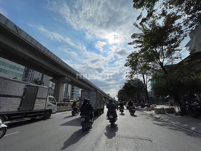 Bán nhà lô góc mặt đường Nguyễn Trãi, Thanh Xuân, Hà Nội
