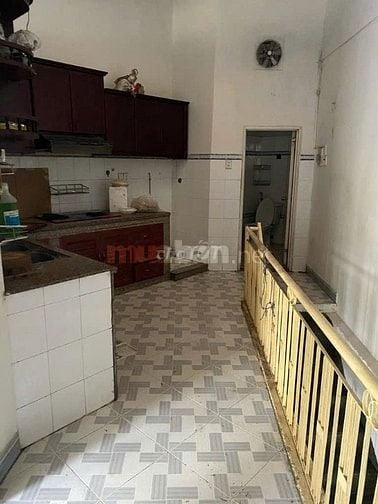 Cho thuê nhà mặt tiền Nguyễn Duy Dương, P.8, Q.3 giá 37tr