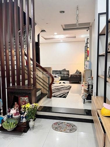 Chính chủ cho thuê nhà mặt tiền đường Hoa Huệ, Q Phú Nhuận