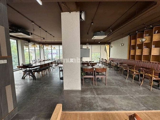 Nhà hàng Mặt phố Nguyễn Thị Định - Cầu Giấy