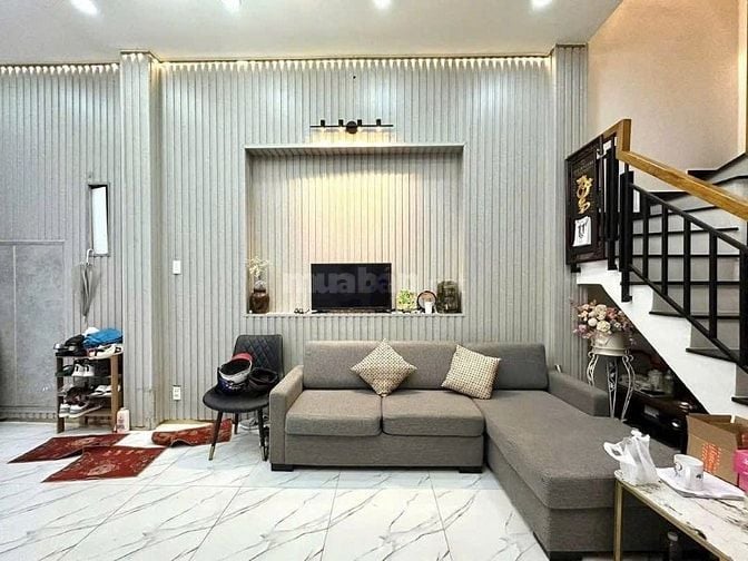 Nhà đẹp mới đường Hải Thượng Lãn Ông, Quận 5. Ngay chợ Kim Biên