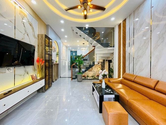Nhà 64m2 Nguyễn Văn Quá, Q12 - Gần CV Cây Sộp, xây 1 trệt 2 lầu, 