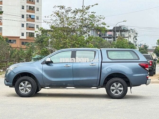 Bán Mazda BT 50 2017 số sàn 2 cầu màu xanh cực đẹp