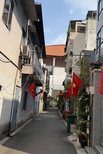 Cho thuê nhà mặt tiền Nguyễn Duy Dương, P.8, Q.3 giá 37tr