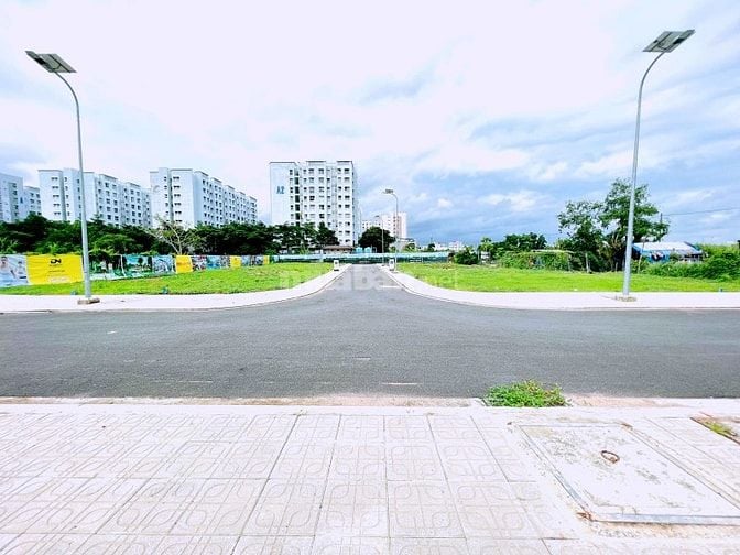Đất nền ngay AOEN Bình Tân . DT 68m2 - Giá 2.8 tỷ . Sổ Hồng riêng