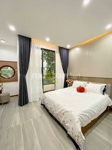 Nhà gần chợ Phạm Văn Hai - 80m2 giá 3tỷ7 còn TL. Full nội thất. HXH