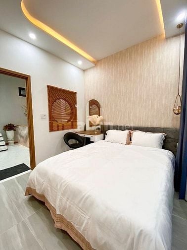 Nhà gần chợ Phạm Văn Hai - 80m2 giá 3tỷ7 còn TL. Full nội thất. HXH