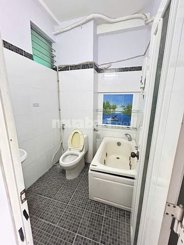 CC 52 P5 Q8 ,  2PN 62m2 , sd thang máy, shr ngay TTHC Q8, hỗ trợ NH