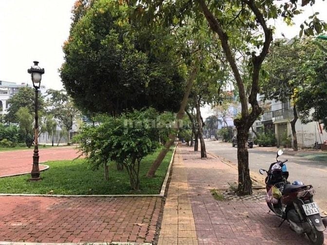 Bán nhà đường số 32a, Bình Tân Tên Lửa, 5x20m, 4t, 11.8 tỷ, công viên