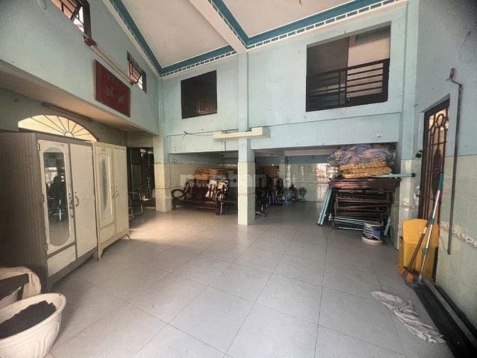 Cho thuê nhà góc 3mt đường Nguyễn Văn Nguyễn p Tân định Quận 1 .