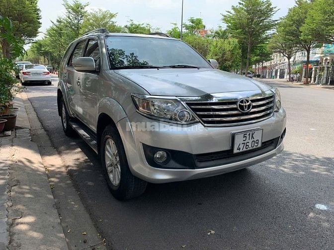 Bán xe đang sử dụng hiệu Toyota Fortuner bản V full