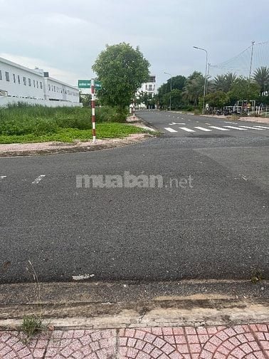 Đất nền the sol city view sân bóng đá và công viên