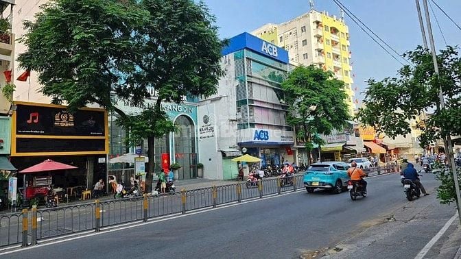 Tòa Nhà 2500m2 - mặt tiền đường Nguyễn Biểu- Trần Hưng Đạo, P1, Q5 
