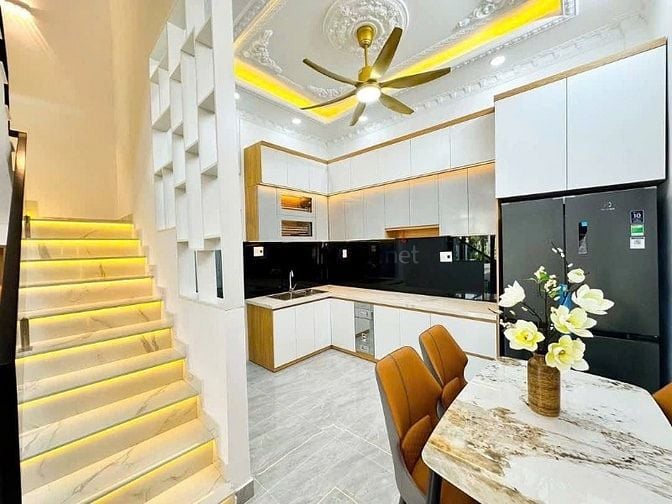 BÁN GẤP NHÀ TÔ HIẾN THÀNH, QUẬN 10 GIÁ 3 TỶ 5 GẦN TRUNG TÂM