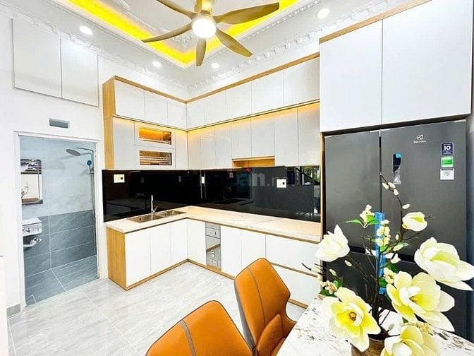 BÁN GẤP NHÀ TÔ HIẾN THÀNH, QUẬN 10 GIÁ 3 TỶ 5 GẦN TRUNG TÂM