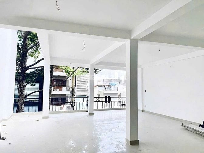 Cho Thuê Mặt Tiền 8M Lê Thánh Tôn - DTSD 800m2,THANG MÁY TẠI BẾN Nghé
