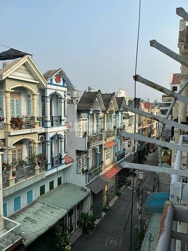 BÁN CĂN ĐẸP - KHU NHÀ Ở TOÀN NHÀ LẦU - DÂN TRÍ CAO