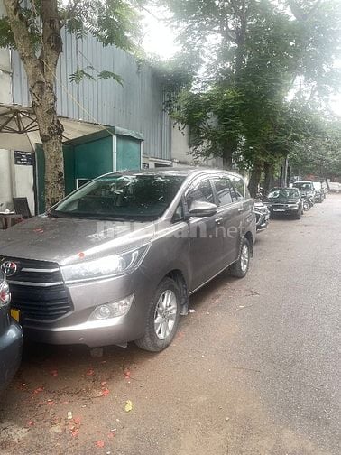 Gia đình cần bán xe Toyota inova 7 chỗ ngồi