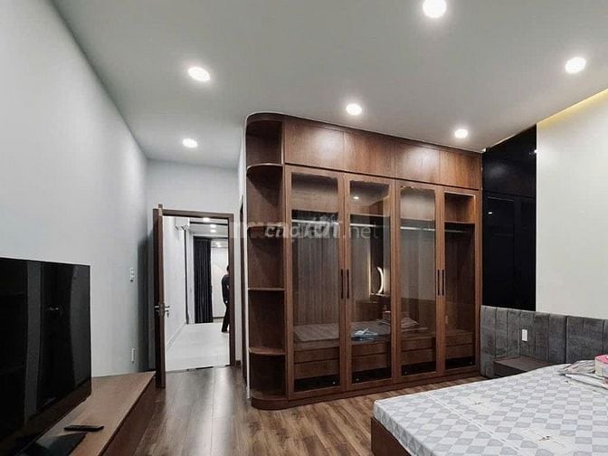 Cho thuê nhà mặt tiền Nguyễn Trãi, P.3, Q.3 giá 60tr