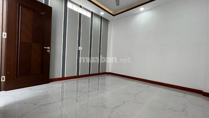 Nhà bán sát MT hẻm 282 đường Ngô Gia Tự, F4, Quận 10