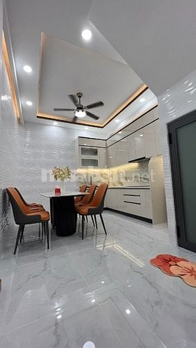 Nhà bán sát MT hẻm 282 đường Ngô Gia Tự, F4, Quận 10