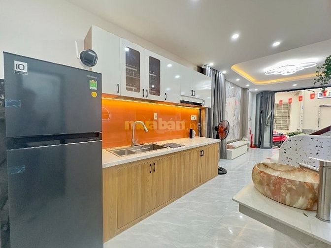 Bán gấp nhà HXH Phan Đăng Lưu, gần trường ĐH Mỹ Thuật, BT, DT 40,2m2