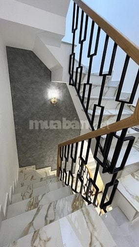 Nhà bán sát MT hẻm 282 đường Ngô Gia Tự, F4, Quận 10
