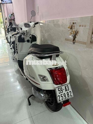 vespa GTS 300