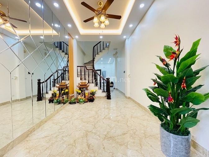Quỳnh Mai-Hai Bà Trưng-1 Nhà Ra Phố-Phân Lô-ÔTÔ-DT43m/5TẦNG-Hơn 11TỶ 