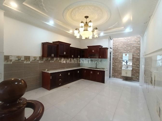MT Đường Vườn Lài Tân Phú 4,2*22m 3 lầu 7pn giá 27tr