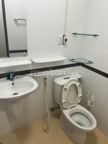 Cho thuê phòng trọ 30m2 . Có bếp riêng . Khu trung tâm . An ninh và yê