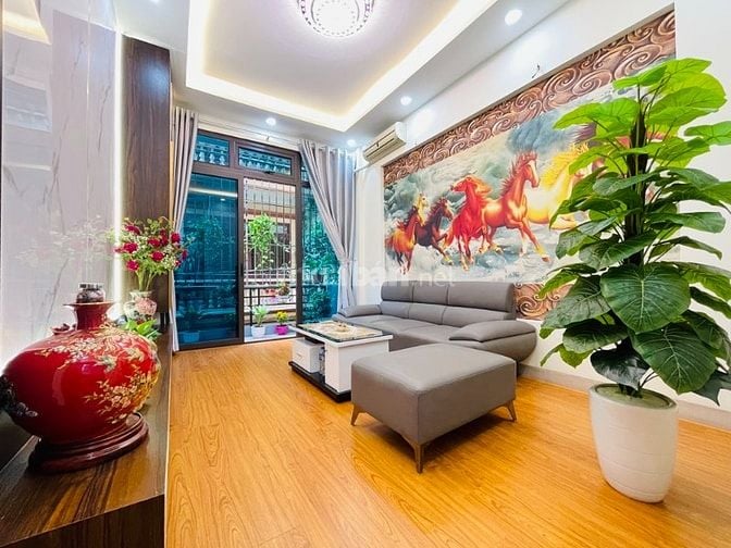 Quỳnh Mai-Hai Bà Trưng-1 Nhà Ra Phố-Phân Lô-ÔTÔ-DT43m/5TẦNG-Hơn 11TỶ 