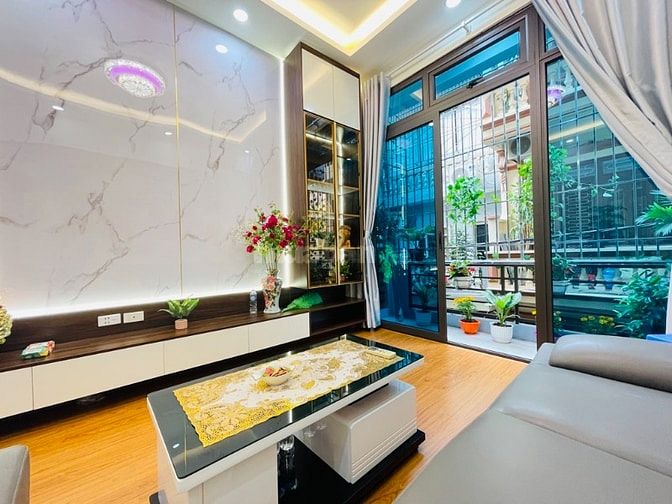 Quỳnh Mai-Hai Bà Trưng-1 Nhà Ra Phố-Phân Lô-ÔTÔ-DT43m/5TẦNG-Hơn 11TỶ 