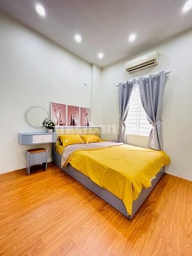 Quỳnh Mai-Hai Bà Trưng-1 Nhà Ra Phố-Phân Lô-ÔTÔ-DT43m/5TẦNG-Hơn 11TỶ 