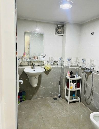 Bán nhà 5 tầng dân xây tại ngõ 194/45 đội cấn, ba đình
