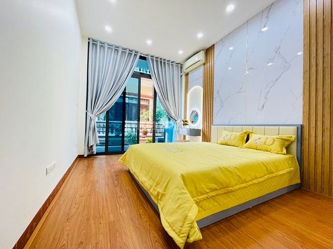 Quỳnh Mai-Hai Bà Trưng-1 Nhà Ra Phố-Phân Lô-ÔTÔ-DT43m/5TẦNG-Hơn 11TỶ 