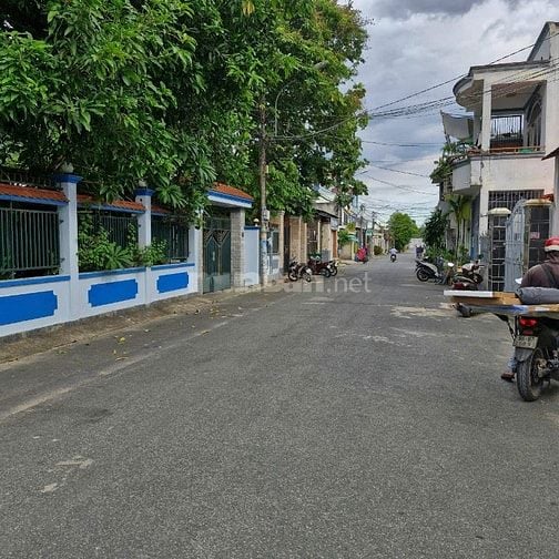 NHÀ MẶT TIỀN HẺM 12M, DT 5X18M, LÃ XUÂN OAI, TNP A, QUẬN 9, NHỈNH 5 TỶ