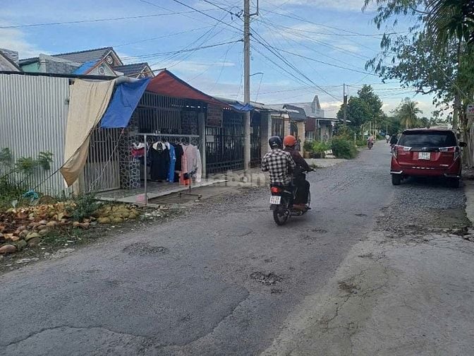 Thiếu nợ tiền, bán gấp căn nhà đang cho thuê ở Trung Tâm Thị Xã Trảng 