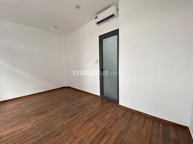 Cho thuê nhà phố An Dương Vương 4PN, 2WC, giá 13tr/tháng, ở liền.