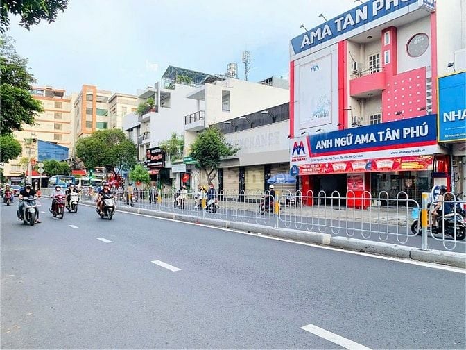 Bán nhà 18.5 tỷ, 9m x 16m, cấp 4, mặt tiền Nguyễn Sơn, P. Phú Thọ Hoà
