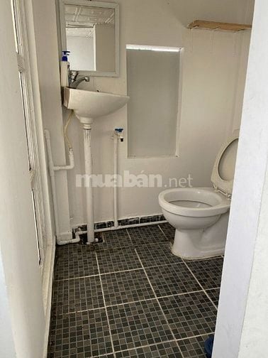 Cần bán nhà gấp đường TTT quận 4