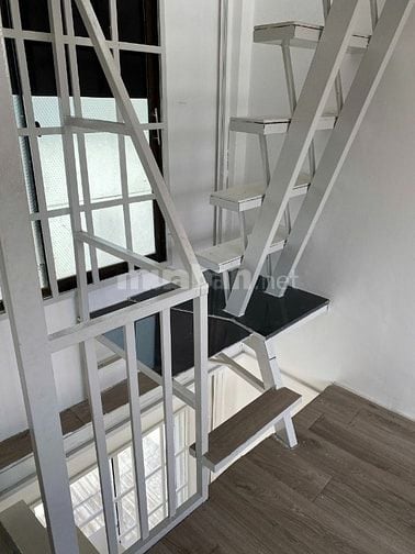 Cần bán nhà gấp đường TTT quận 4