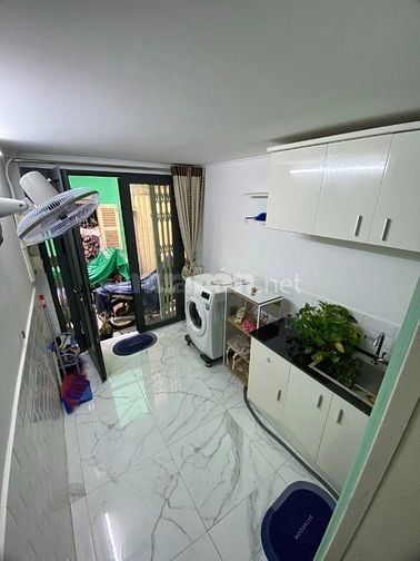 Cần bán nhà gấp đường TTT quận 4